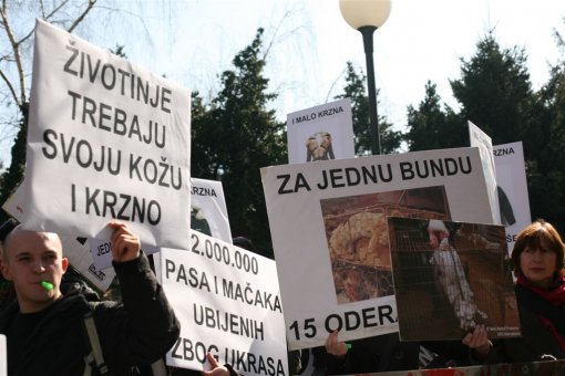 Prosvjed protiv krzna Zagreb 2009 b [ 121.92 Kb ]