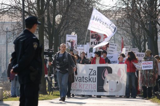 Prosvjed protiv krzna Zagreb 2009 c [ 161.02 Kb ]