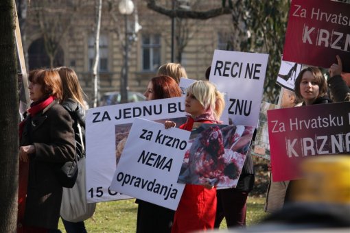Prosvjed protiv krzna Zagreb 2009 d [ 120.23 Kb ]