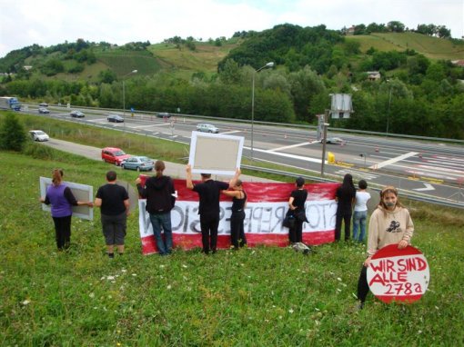 Prosvjed na austrijsko-slovenskoj granici 5 [ 128.31 Kb ]