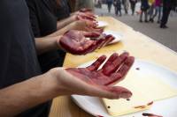 Obrišite krv s vaših ruku - postanite vegani [ 143.45 Kb ]