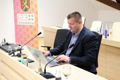 Tiskovna konferencija: peticija za zabranu petardi [ 86.41 Kb ]