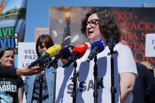 prosvjed protiv megafarmi sisak 25.04. [ 179.06 Kb ]