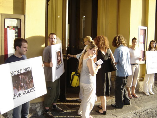 Protest in front of Croatian National Theater 3