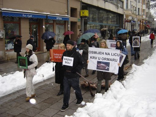 Anti-fur demo in Sarajevo 2 [ 117.71 Kb ]